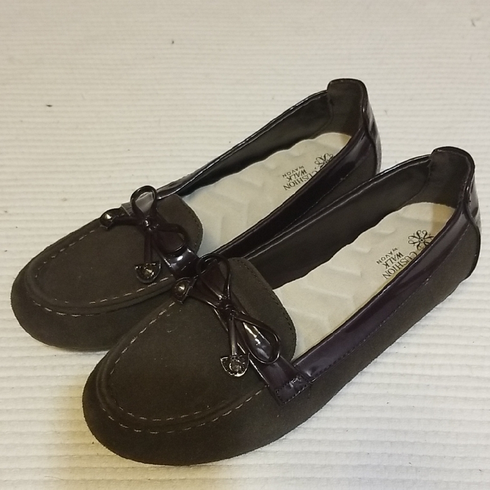 2/$16🤩 - Brown Loafers with Bow Accent
